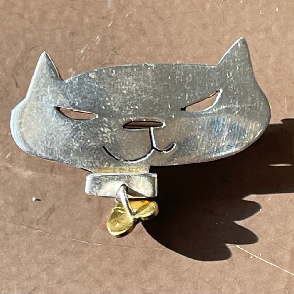 MCM Sterling Silver Cat Brooch Signed With Heart Collar - Picture 2 of 6